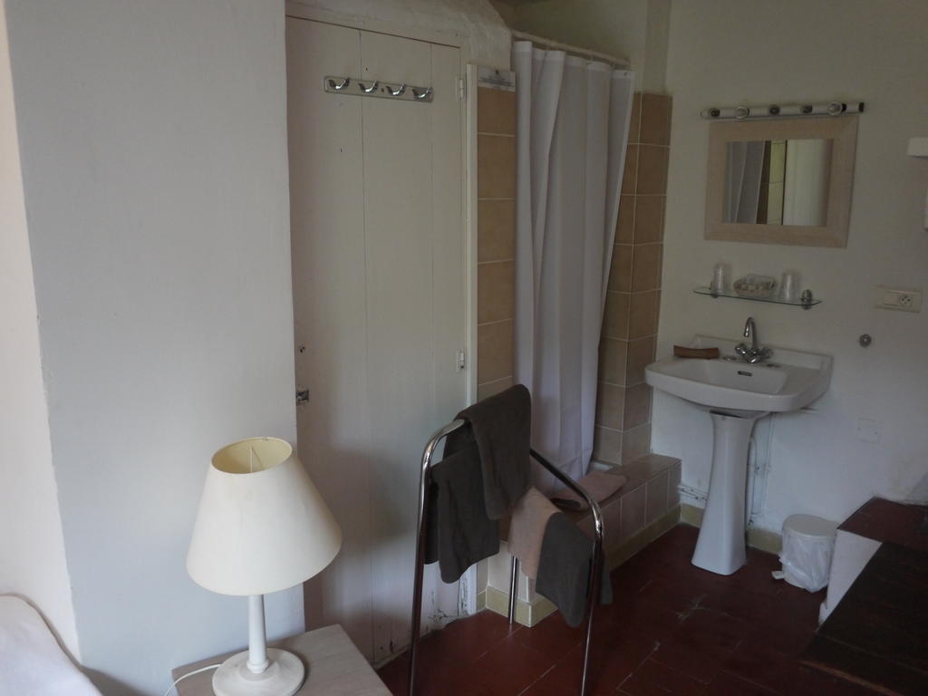 Auberge Des Seguins Buoux Habitación foto