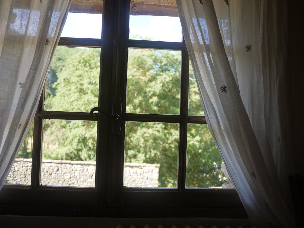 Auberge Des Seguins Buoux Habitación foto