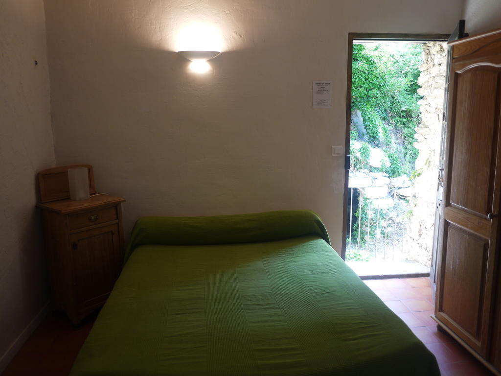 Auberge Des Seguins Buoux Habitación foto