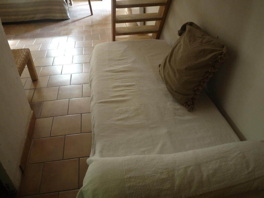 Auberge Des Seguins Buoux Habitación foto