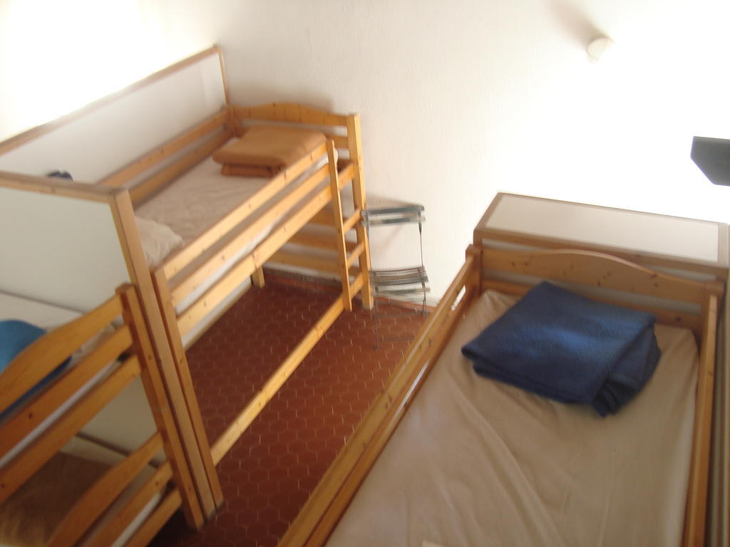 Auberge Des Seguins Buoux Habitación foto