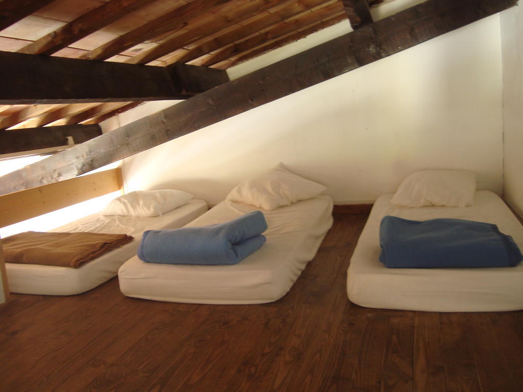 Auberge Des Seguins Buoux Habitación foto