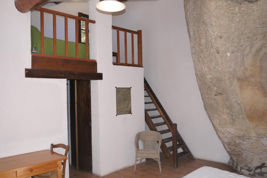Auberge Des Seguins Buoux Habitación foto